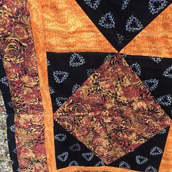 NWT HandCrafted Fall Color Quilt - Picture 6 of 16